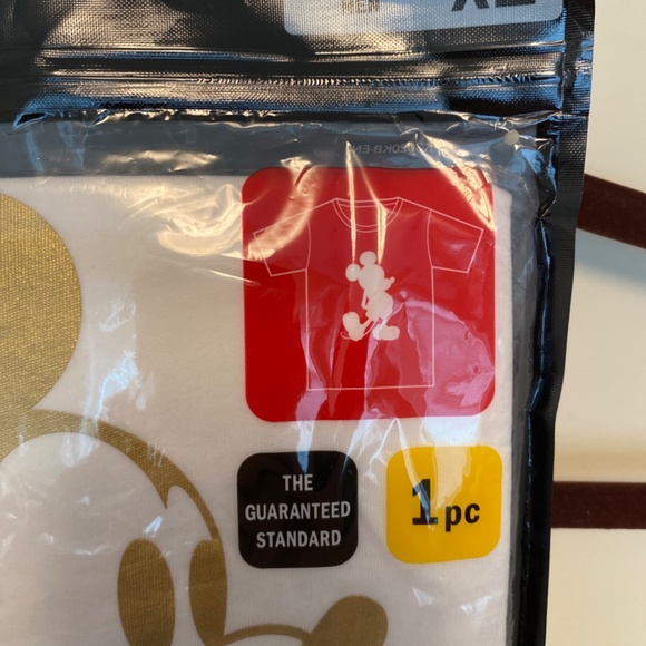 Disney Mickey Uniqlo tshirt - Picture 2 of 3